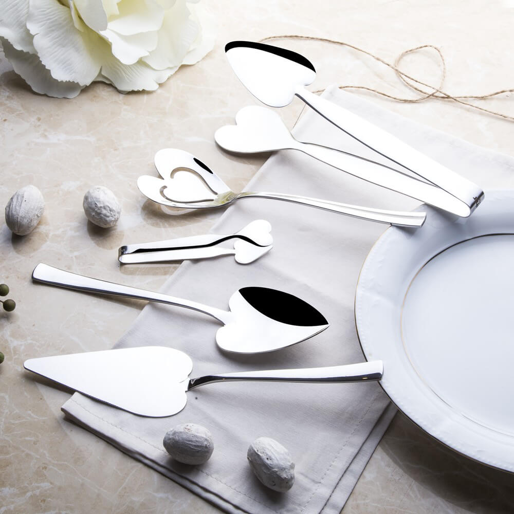 Serving set, 5 pcs, heart shaped, Can & Canan Collection (Kalp şeklinde servis seti, 5 parça, Can & Canan Koleksiyonu).